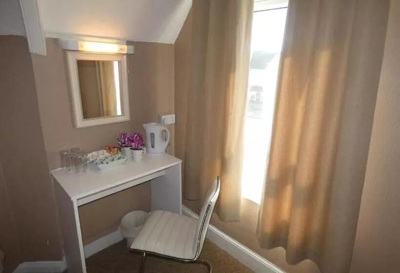 בית מלון כפרי The Charlesworth