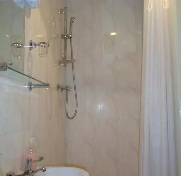 בית מלון כפרי The Charlesworth