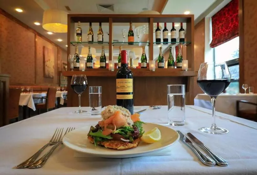 호텔 The Shirley Arms