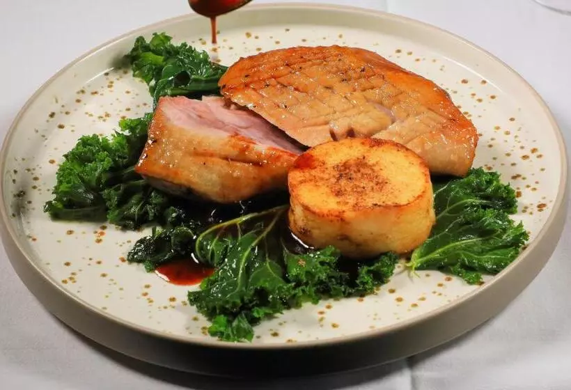 호텔 The Shirley Arms