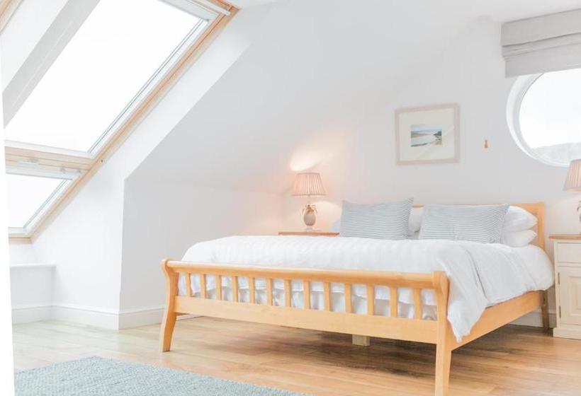 Tolcarne Beach Apartments