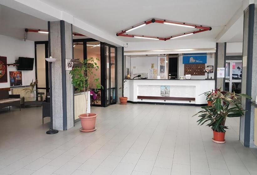 فندق Villa Costa