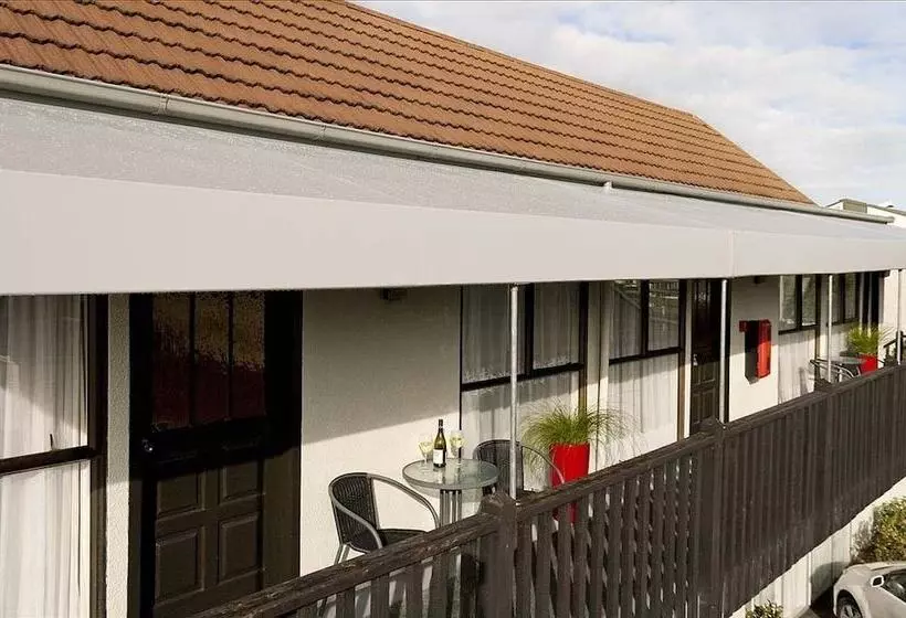 Merivale Court Motel & Apartments