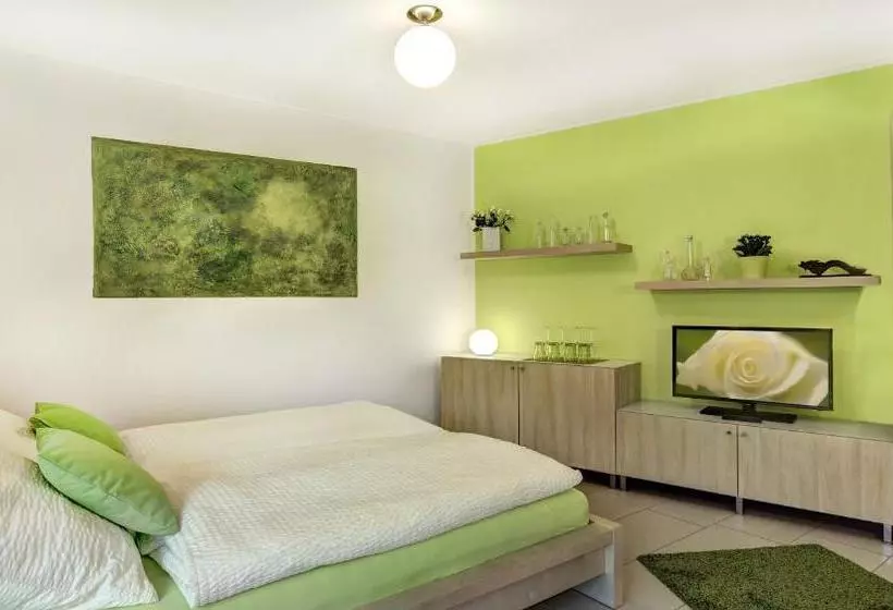 [r2b] Serviced Apartment