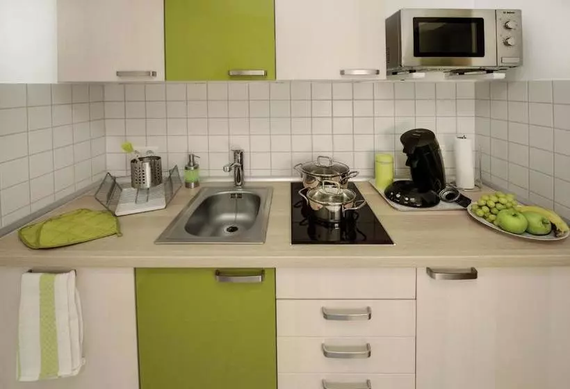 [r2b] Serviced Apartment