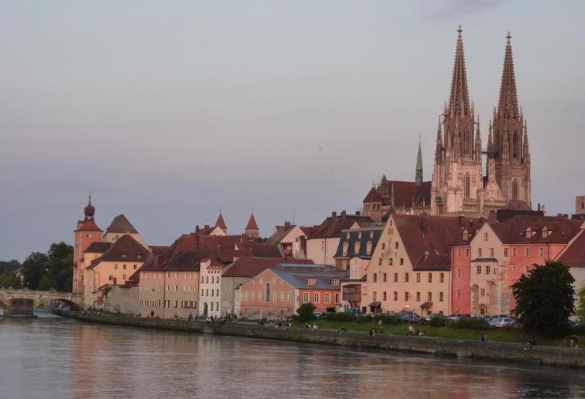 [r2b] Serviced Apartment