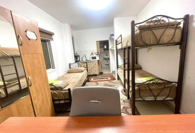 هاستل Alsharif Family