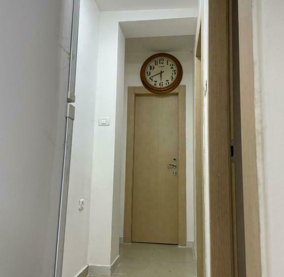 هاستل Alsharif Family