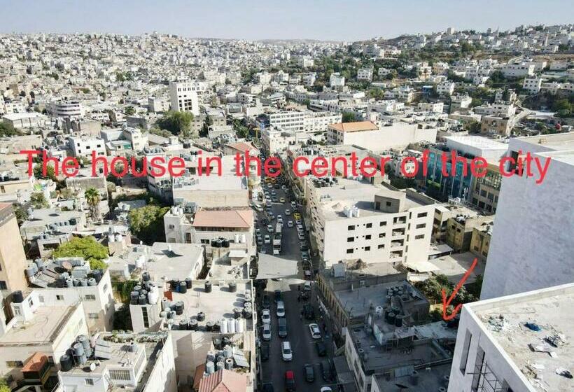 هاستل Alsharif Family