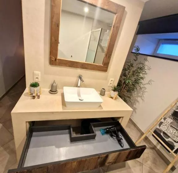 ベッドアンドブレックファースト Le Twenty