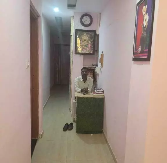 ホテル Spot On 93458 Swapnpurti Yatri Niwas