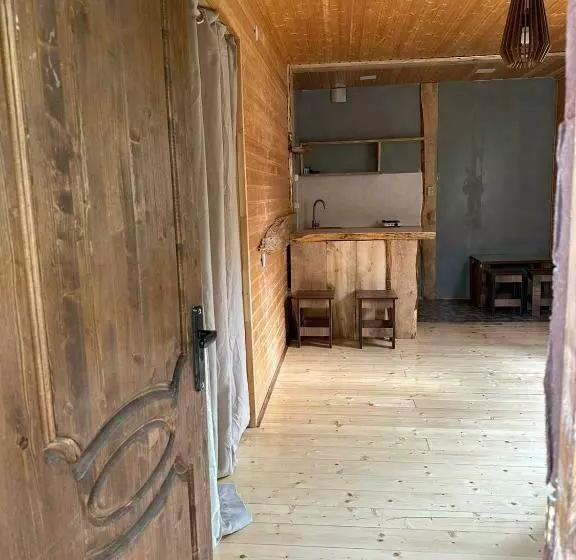 پانسیون Deka Cottage