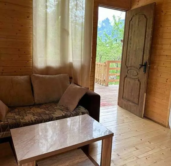 پانسیون Deka Cottage