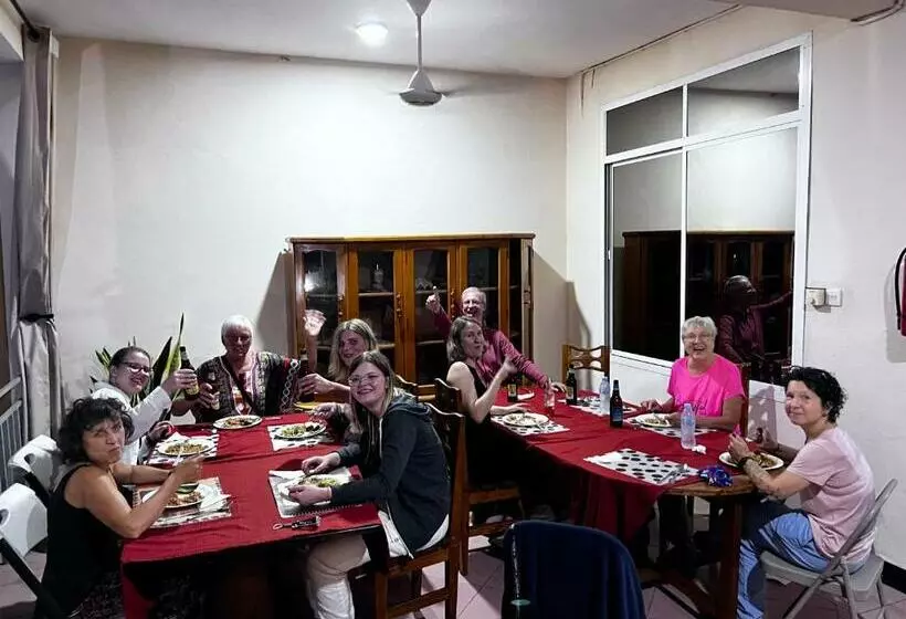 هتل Haika Home Lodge