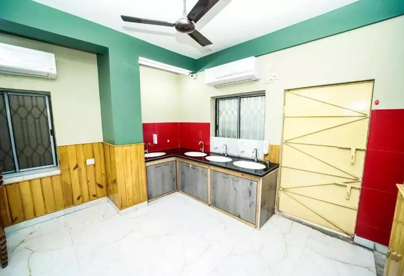 Majatalo Rishika Banquet And Guest House