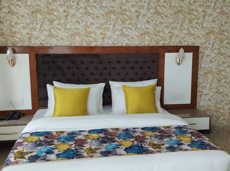 호텔 Abhilashi Inn