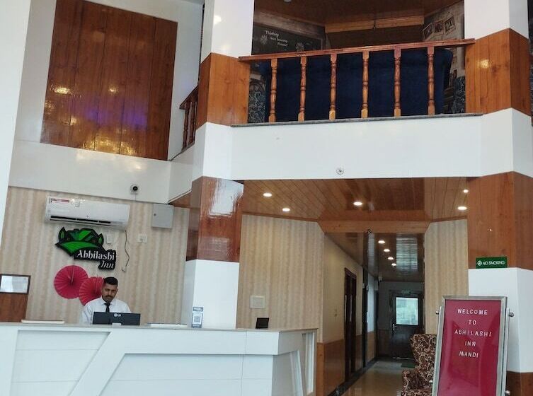 호텔 Abhilashi Inn