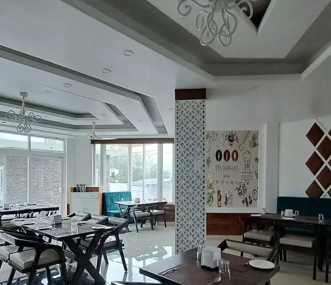 Hotelli Abhilashi Inn