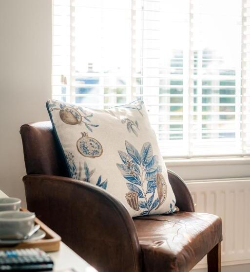 Общежитие The Seaview, East Preston