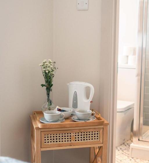 Общежитие The Seaview, East Preston