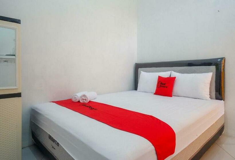 Otel Reddoorz Syariah Near Universitas Slamet Riyadi Solo