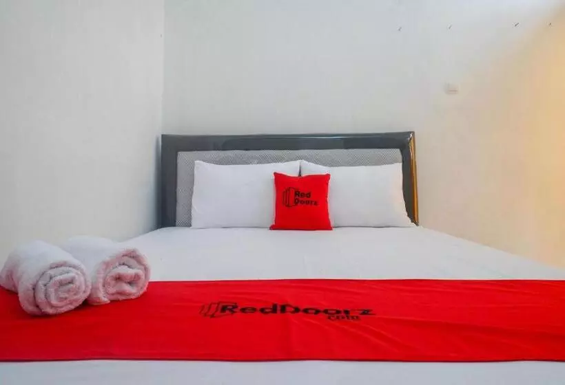 ホテル Reddoorz Syariah Near Universitas Slamet Riyadi Solo