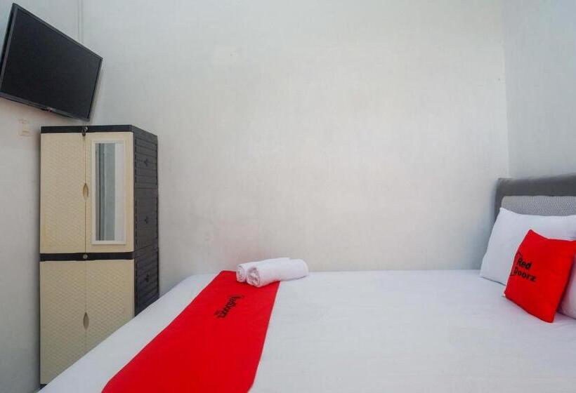 Otel Reddoorz Syariah Near Universitas Slamet Riyadi Solo