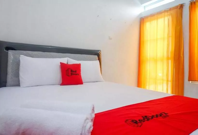 ホテル Reddoorz Syariah Near Universitas Slamet Riyadi Solo