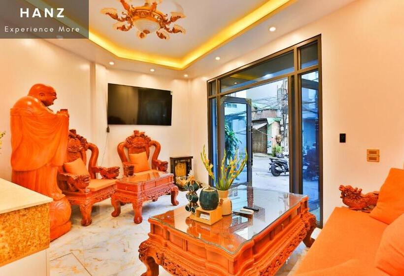 Hanz Light House Condo