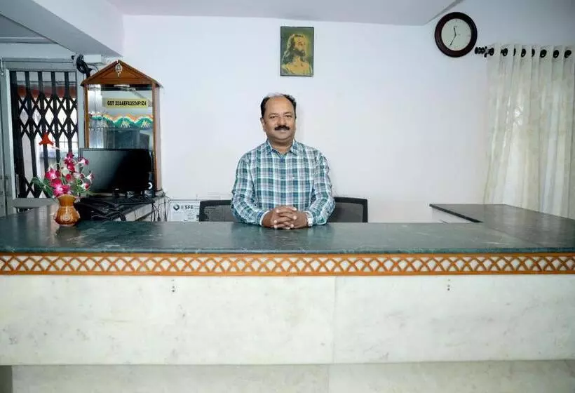 ホテル Ashish Tourist Home