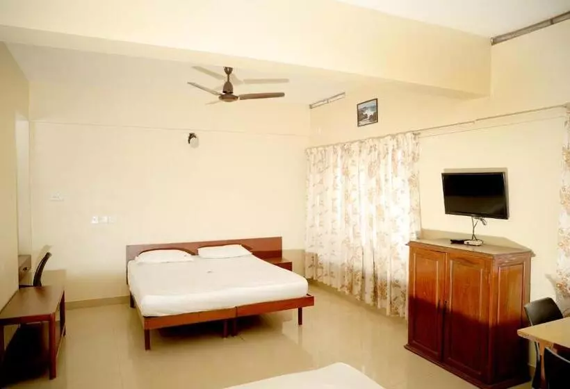 ホテル Ashish Tourist Home