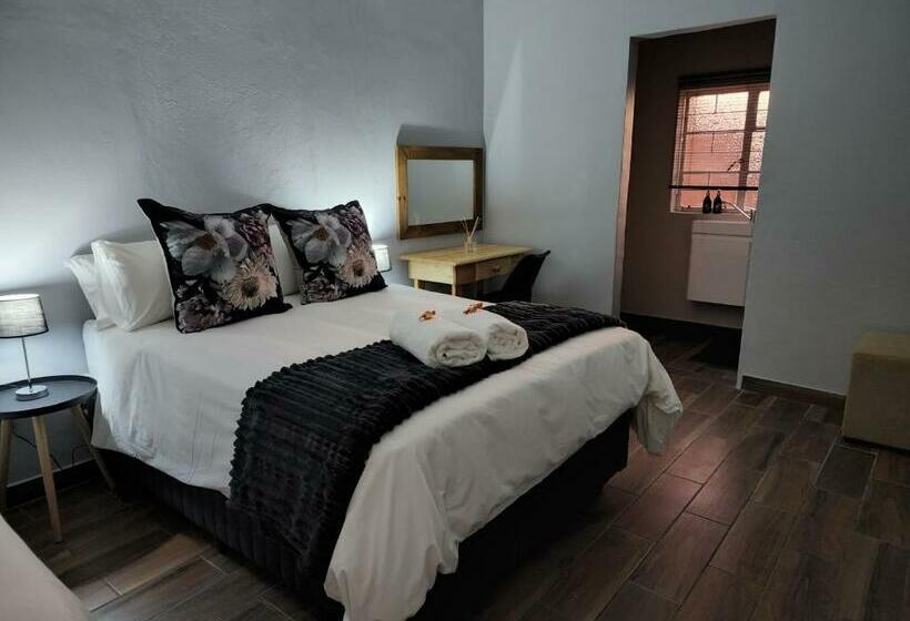 פנסיון The Honeycomb 2