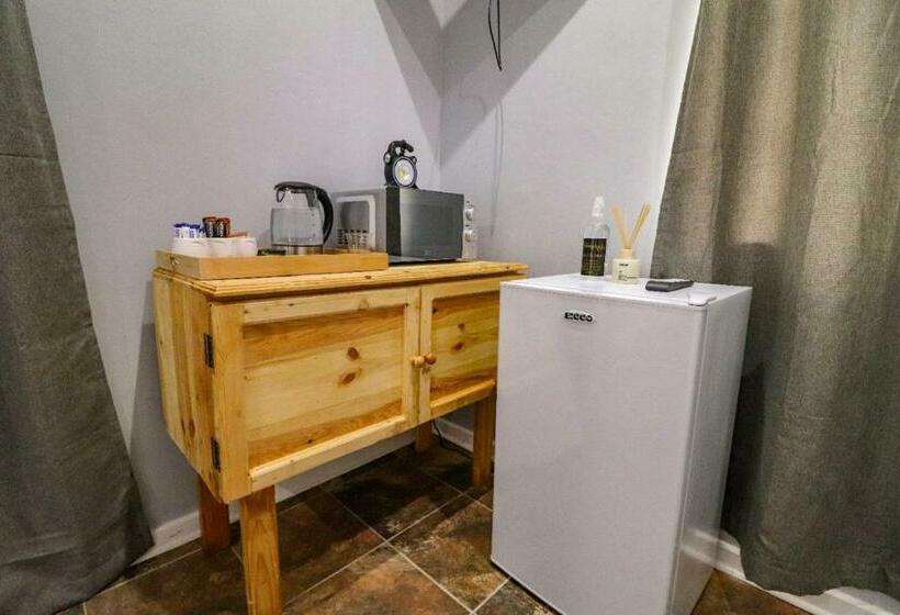 פנסיון The Honeycomb 2