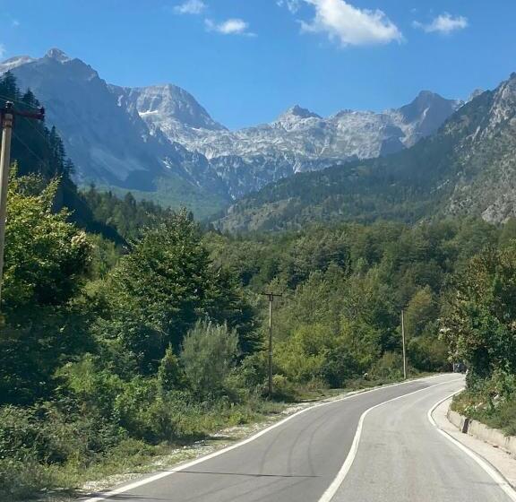 פנסיון Bujtina Arturi