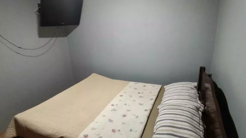 ユースホステル Hostal Lucerito