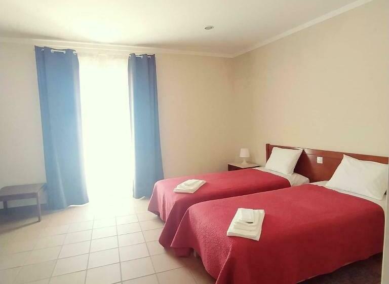 ユースホステル Residência D Atalaia