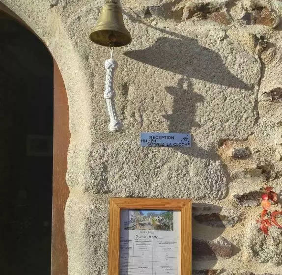 Aamiaismajoitus (B&B) La Ville Es Riez Chambre D Hôtes