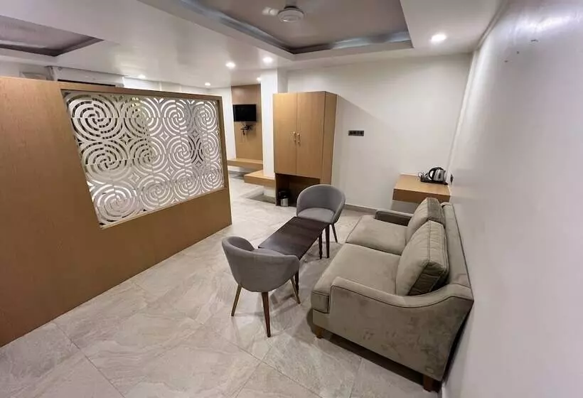 Hotelli Diviyum Manor