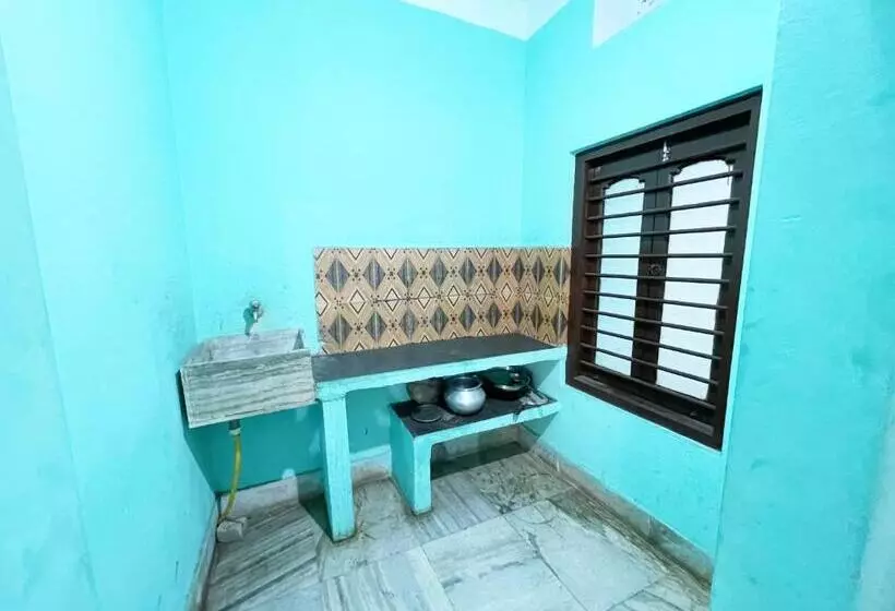 هتل Radha Krishna Holiday Home