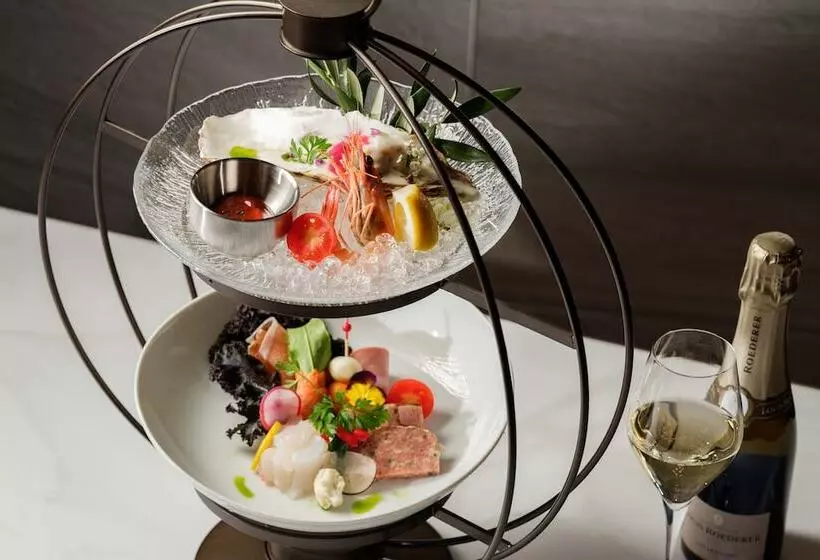 Hotelli Doubletree By Hilton Toyama