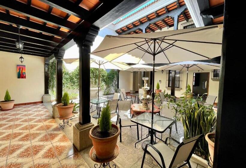 Отель Real Marquez