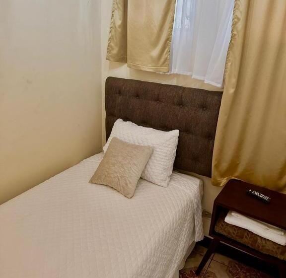 Отель Real Marquez