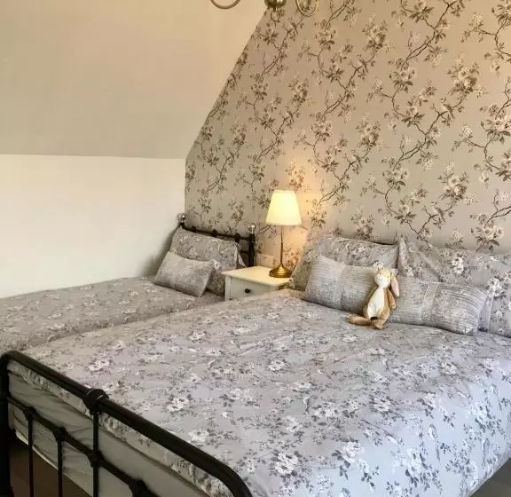 Majatalo Skye View Skye Bridge House