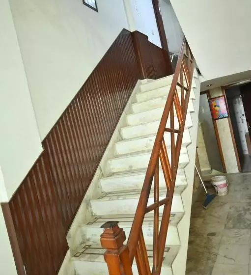 Hotelli Abhi International