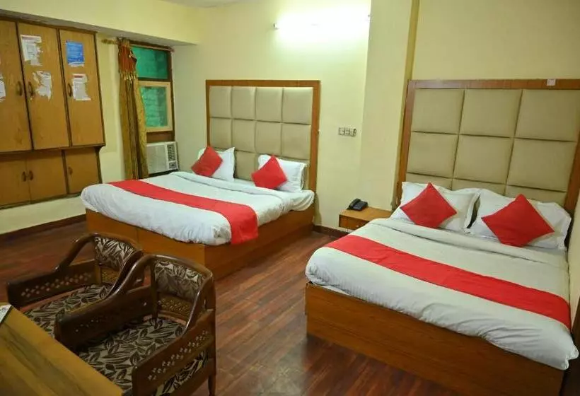 Hotelli Abhi International