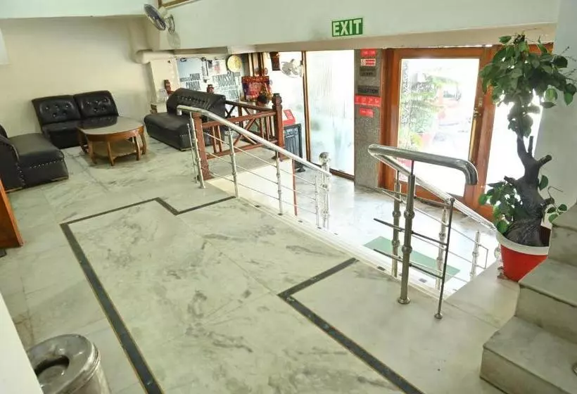 Hotelli Abhi International