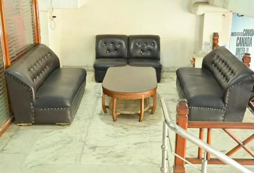 Hotelli Abhi International