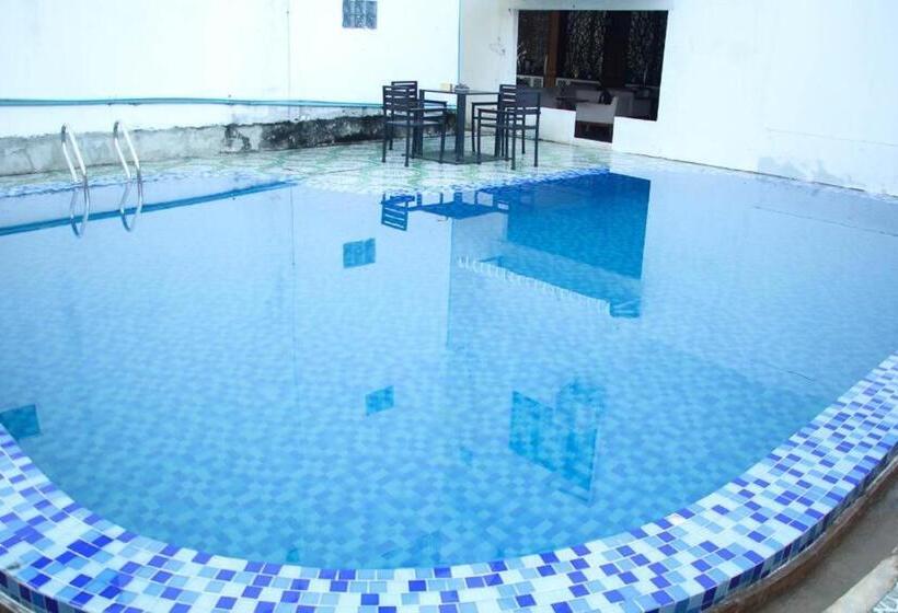 בית מלון כפרי Vang Vieng Freedom Star S