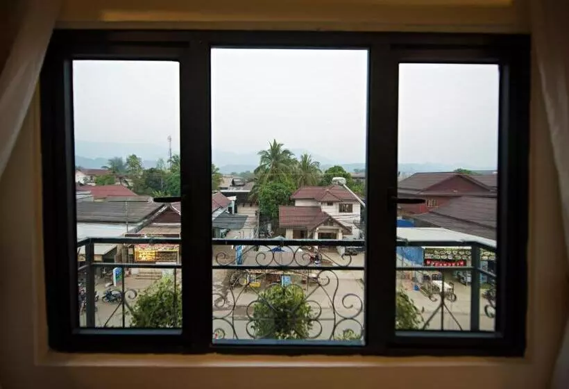 ホテル Vang Vieng Freedom Star S