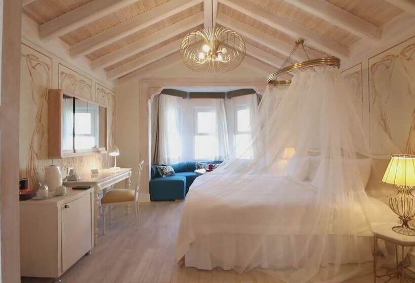 ホテル Alacatı Onoda